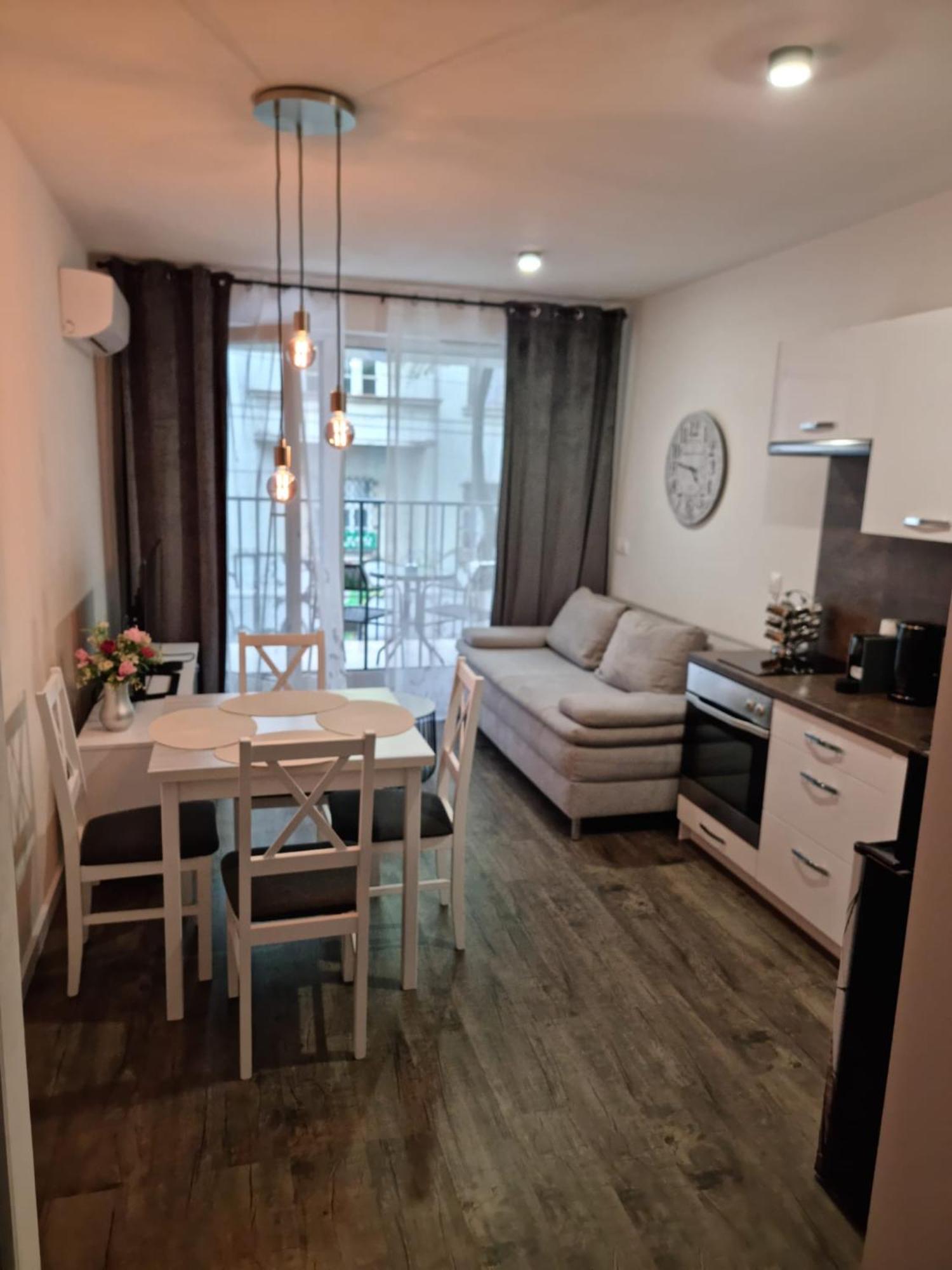 Apartman - Centrum Bratislava Exterior foto